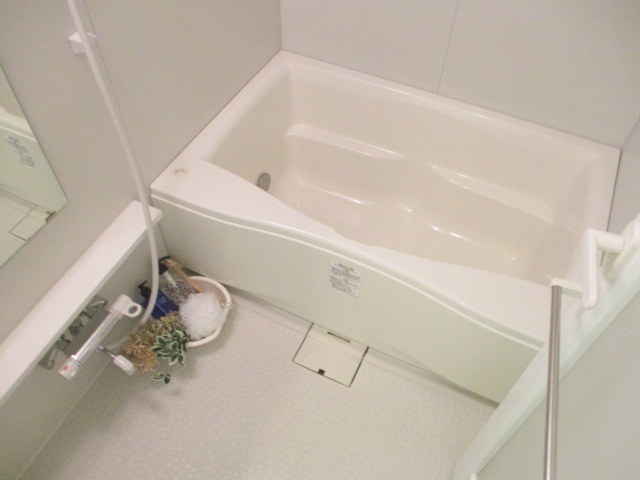 バス・シャワールーム　★追焚・暖房乾燥機付きバス／家具はイメージ★