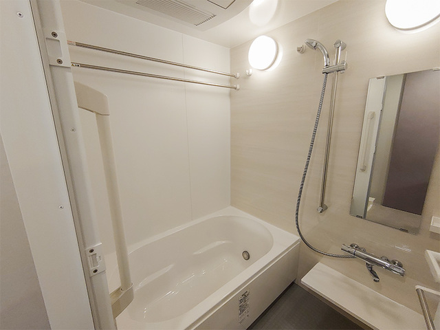 バス・シャワールーム　※写真は同タイプ住戸です。