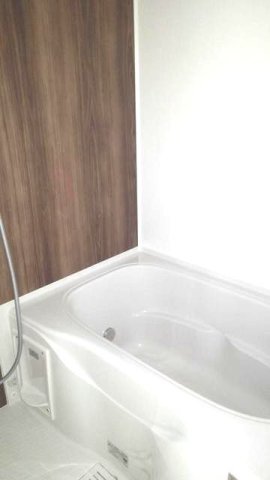 バス・シャワールーム　落ち着いた空間のお風呂です