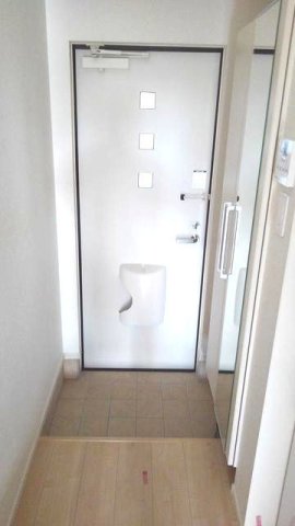 玄関　ゆったりとした玄関です