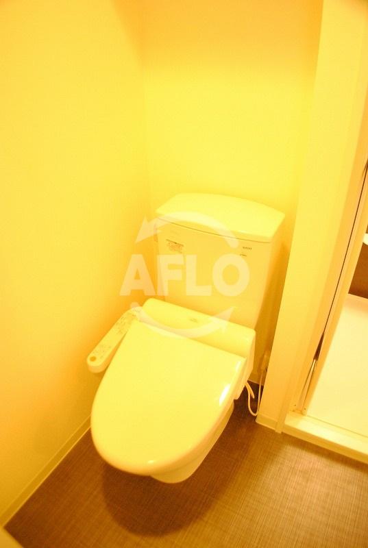 トイレ　エスリード阿波座サウスプレイス　温水洗浄便座