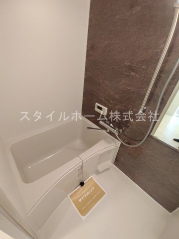 バス・シャワールーム　別部屋写真です。