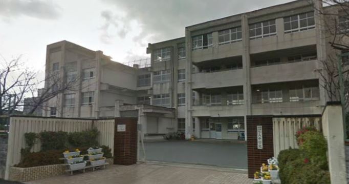 中学校　福岡市立下山門中学校（中学校）まで953m