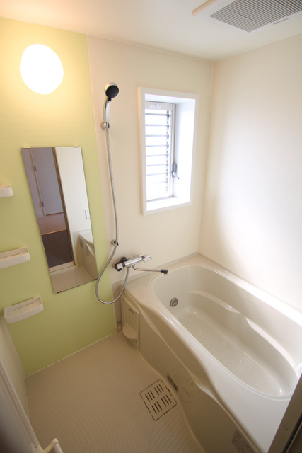 バス・シャワールーム　※他のお部屋の参考写真です