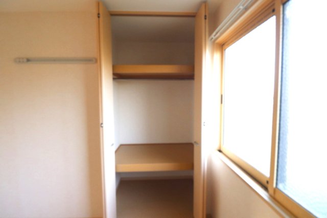 収納　※同タイプの部屋写真です