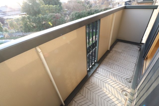 バルコニー　※同タイプの部屋写真です