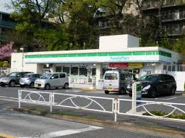 コンビニ　ファミリーマート用賀の杜店（コンビニ）まで338m