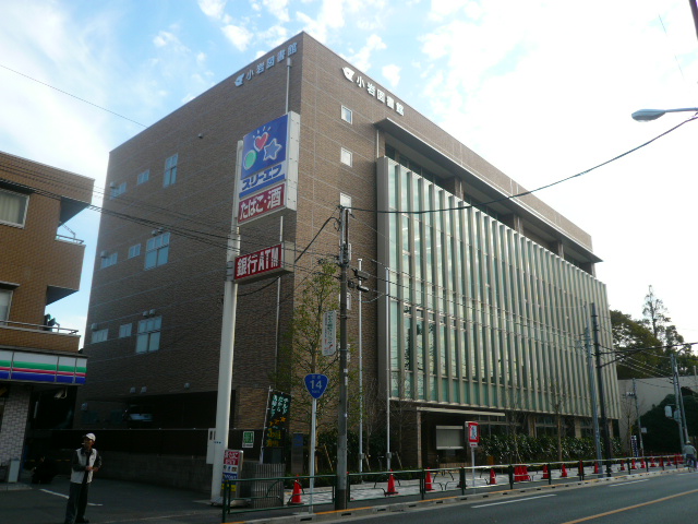 図書館　小岩図書館（図書館）まで561m