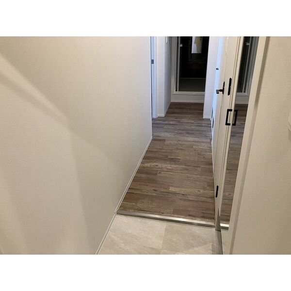 玄関　※別号室参考画像