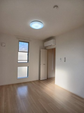 その他部屋・スペース　明るい色調の室内です