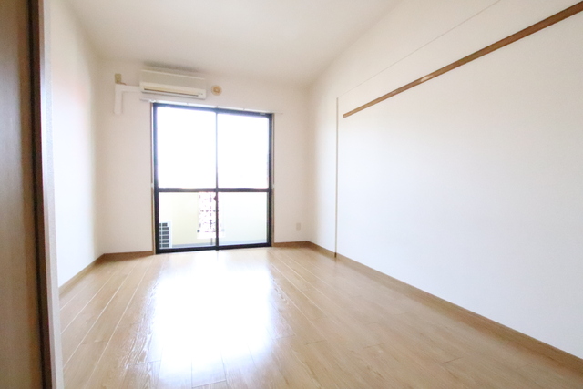 居室・リビング　エアコン付き