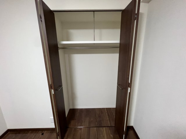 収納　プレサンスジェネ栄