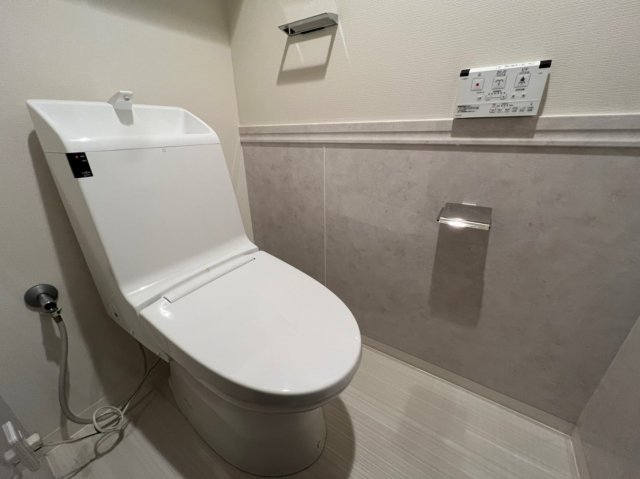 トイレ　プレサンスジェネ栄