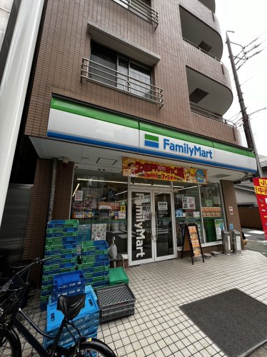 コンビニ　ファミリーマート 名古屋栄五丁目店（コンビニ）まで87m