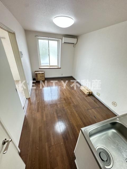 居室・リビング　ゆったり過ごせる居間です