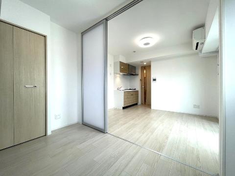 居室・リビング　室内