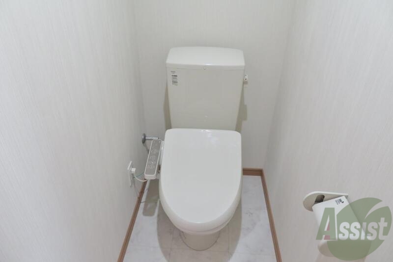 トイレ　温水機能のトイレで毎日快適に使用できますね。