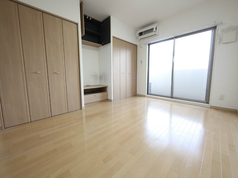 その他　洋室9帖　クローゼット付（収納充実してます）