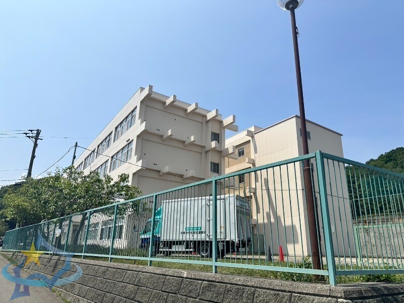 中学校　札幌市立宮の丘中学校（中学校）まで1645m