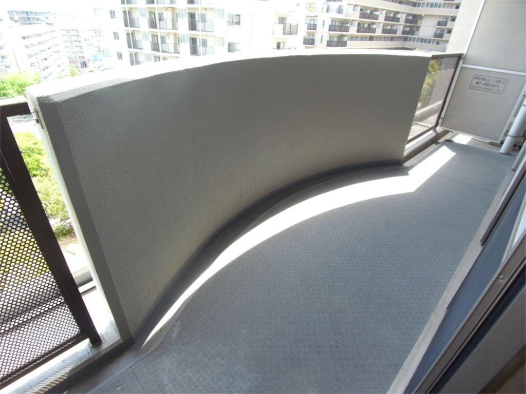 バルコニー　広めのバルコニー