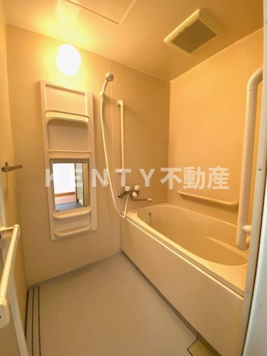 バス・シャワールーム　ゆったり過ごせるお風呂です