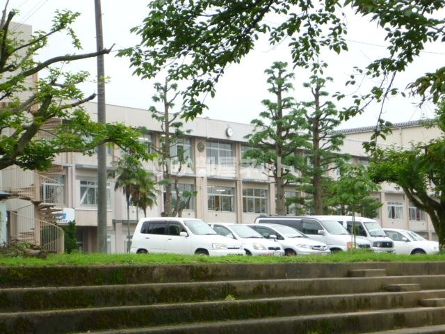 中学校　南砺市立井波中学校（中学校）まで1548m