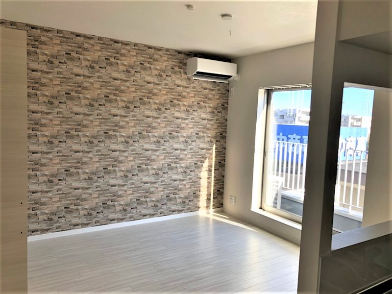 居室・リビング　7.8帖の広々とした洋室