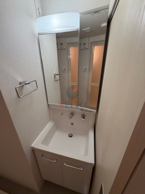 洗面設備　別階の参考写真になります