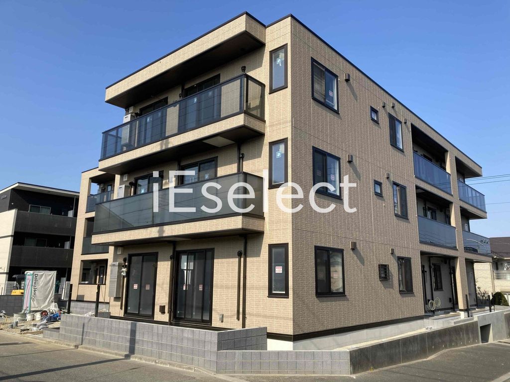 建物外観　角地に立地しており日当たり良好です