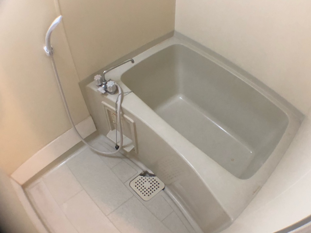 バス・シャワールーム　シンプルで機能的なユニットバスです♪