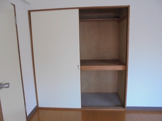 収納　※写真は別部屋のものです。（参考）