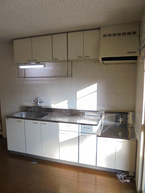 キッチン　※写真は別部屋のものです。（参考）