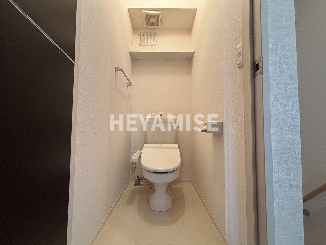 トイレ　※同物件反転タイプの写真でございます※現況を優先します※