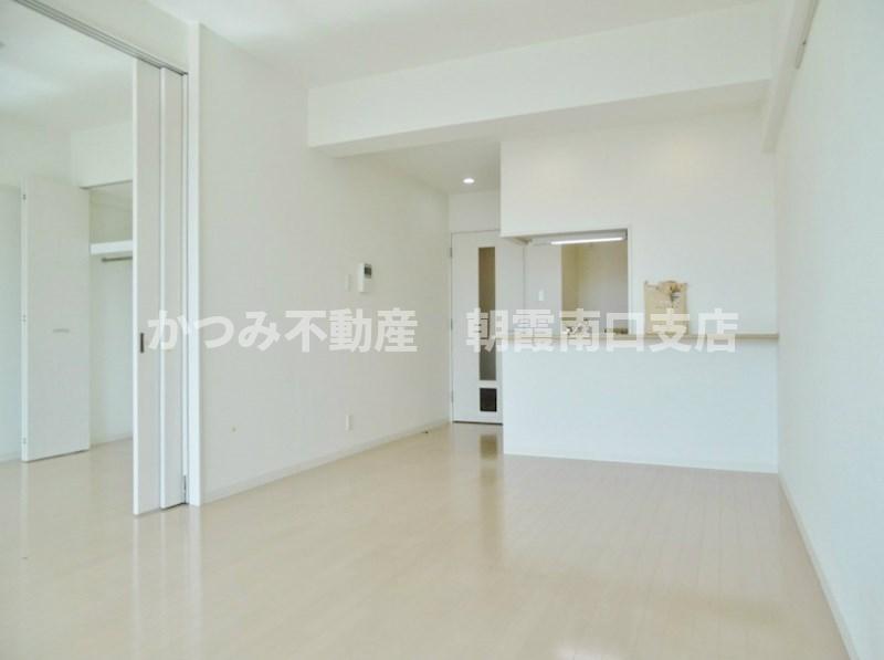 居室・リビング　同物件・別号室写真