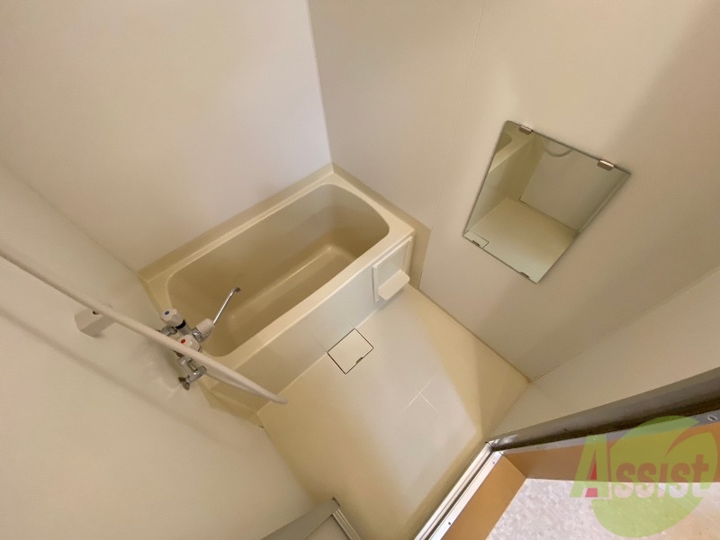 バス・シャワールーム　お風呂になります。一日の疲れを癒してくださいね。