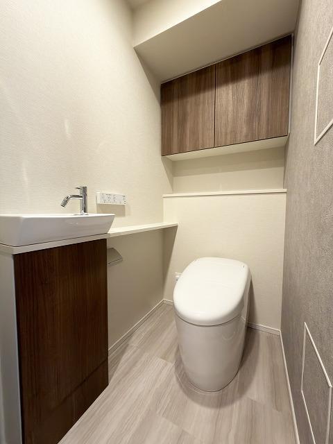 トイレ　嬉しい温水洗浄便座♪