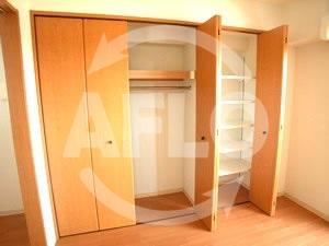 収納　NCA難波南　クローゼット
