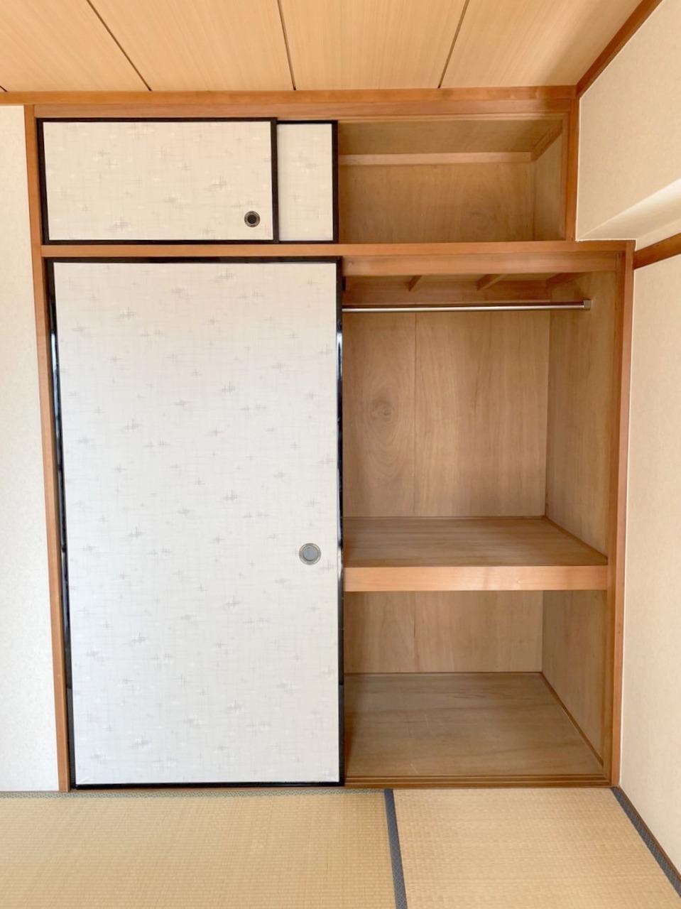 収納　衣服もかけられる収納★