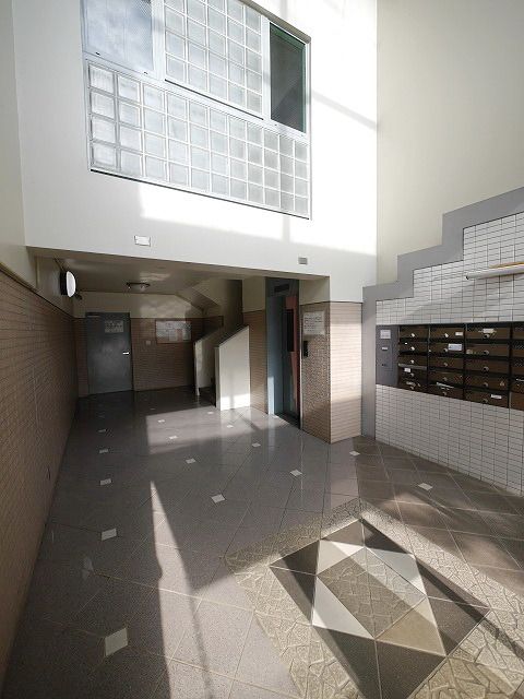 エントランス　★お部屋探しは株式会社タウンハウジング東京まで★