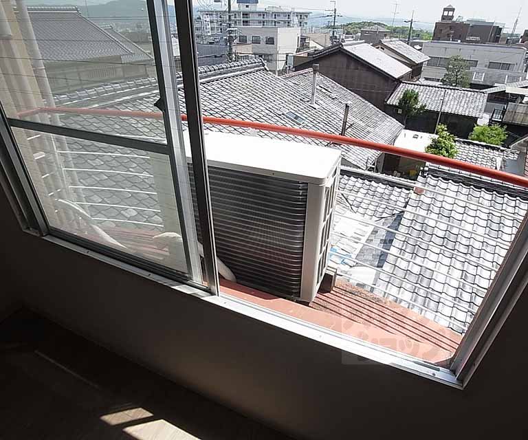 バルコニー　室外機置き場