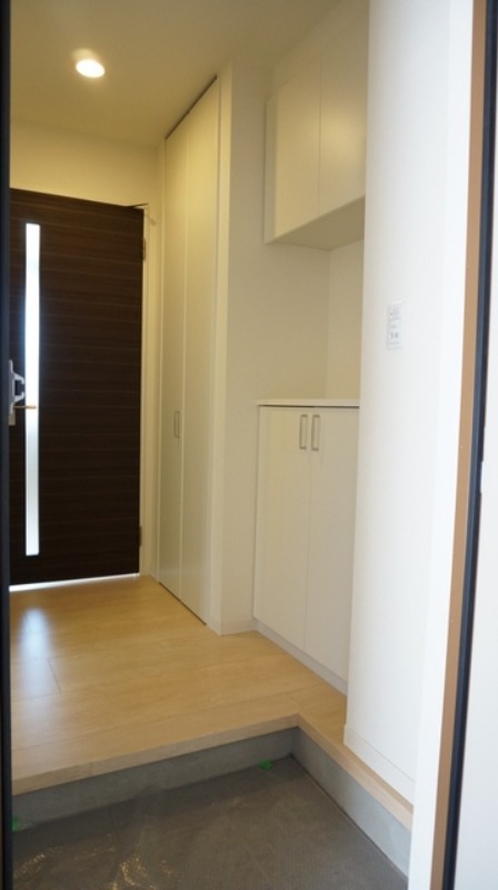 玄関　図面と現状に相違がある場合には現状を優先