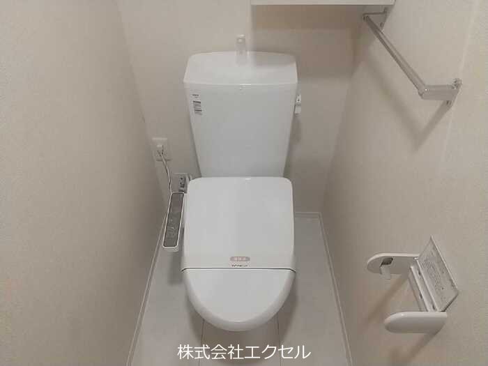 トイレ　同建物別室画像です。