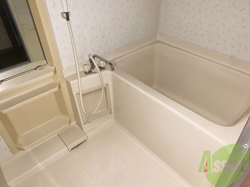 バス・シャワールーム　コチラで日々の疲れを癒し、リラックスしてください。