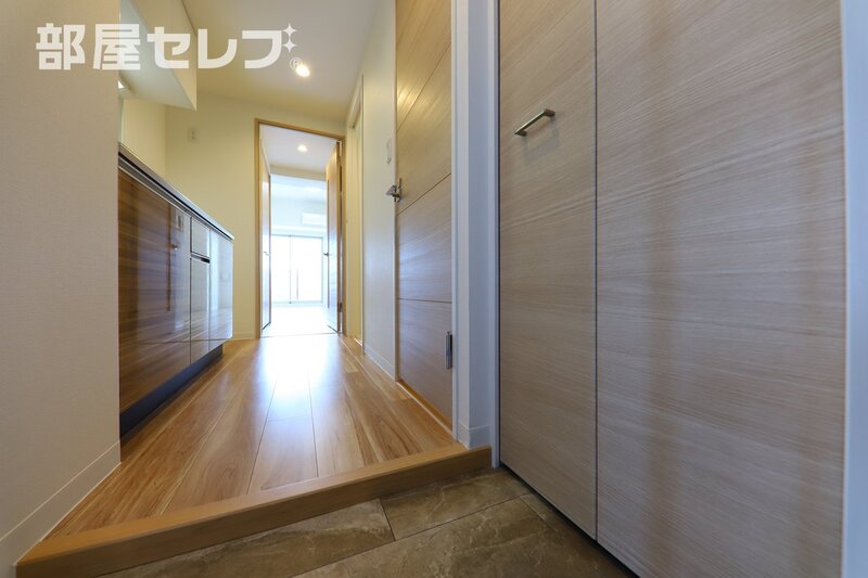 玄関　１４０７号室写真