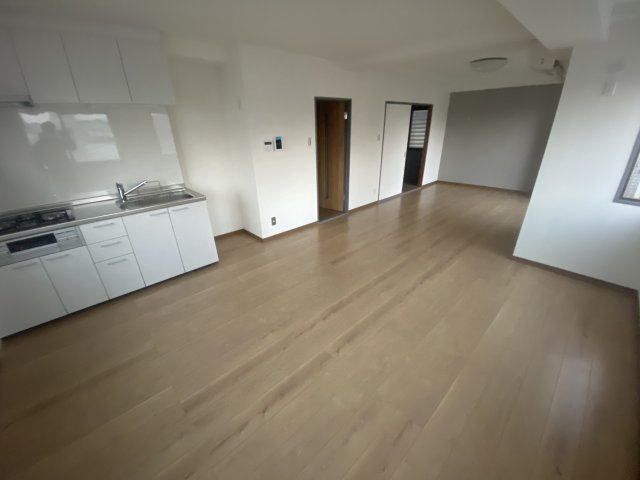 居室・リビング　角部屋住戸で過ごしやすく、おすすめです。