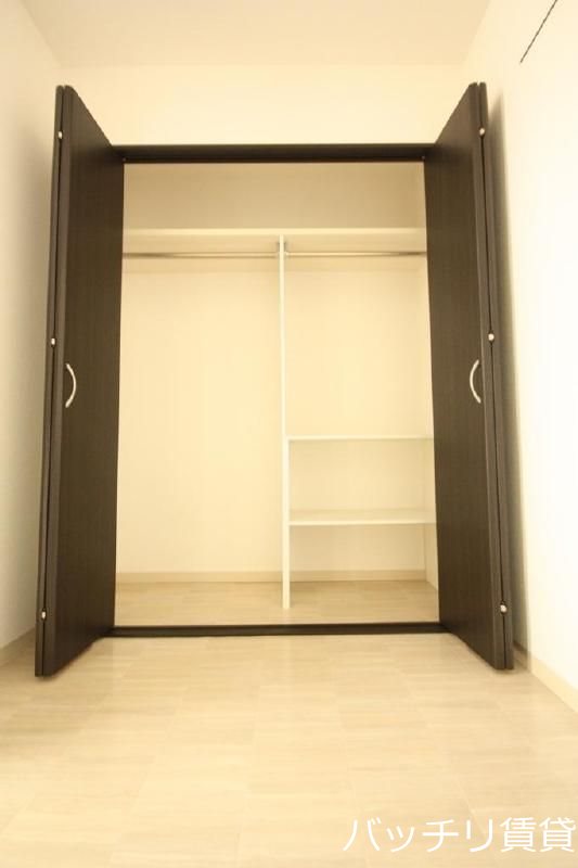 収納　同型タイプの為現状優先