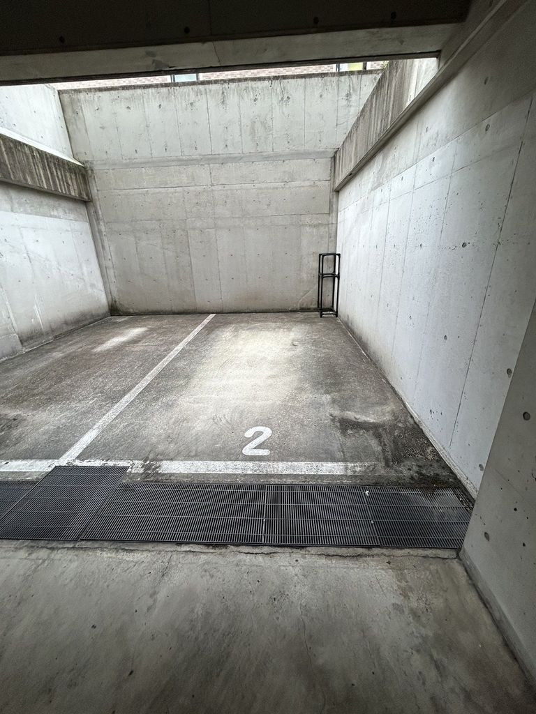 駐車場　バルコニー