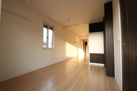 居室・リビング　２面採光のお部屋です。