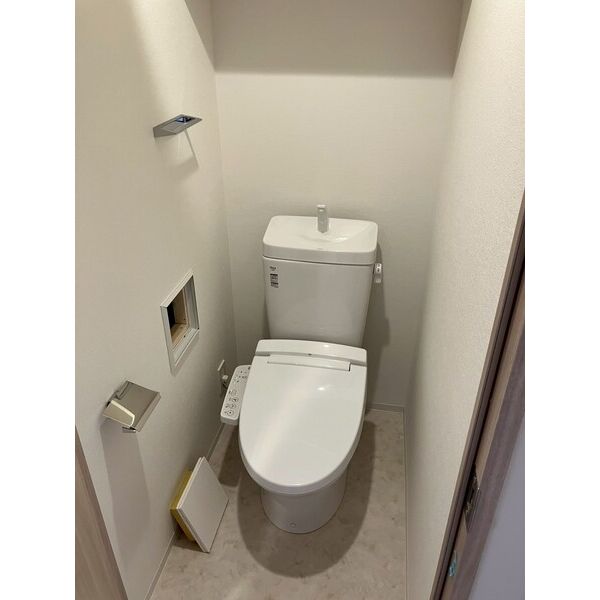 トイレ　※別号室の参考写真、現況優先※