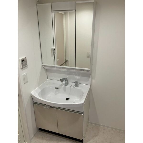 洗面設備　※別号室の参考写真、現況優先※